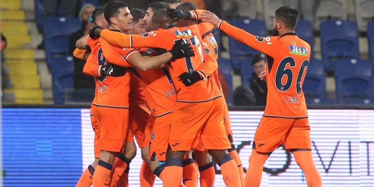 Medipol Başakşehir Kulübü'nden "birlik ve beraberlik" mesajı