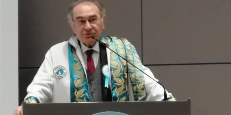 Prof. Dr. Tarhan, depremin travmatik etkisinin geçmesinde sporun önemine değindi