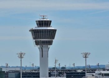 St. Petersburg'daki havalimanı "uçan belirsiz nesne" gerekçesiyle kapatıldı