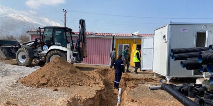 SASKİ ekipleri Elbistan’da banyo ve tuvalet sorununun çözümü için çalışma yaptı