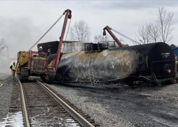 ABD Ulaştırma Bakanı Buttigieg, haftalar sonra tren kazasının yaşandığı bölgeye gitti