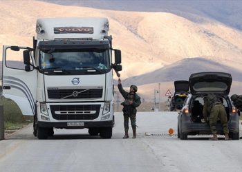 İsrail, Eriha’ya giriş-çıkışları kapatırken Ürdün’e seyahatleri de engelliyor