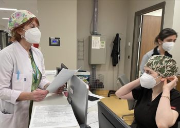 Yaralı depremzedeler Başakşehir Çam ve Sakura Şehir Hastanesinde tedavi ediliyor