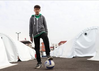 Babasının depremde canı pahasına koruduğu Muhammet, Kerem Aktürkoğlu'yla tanışmak istiyor