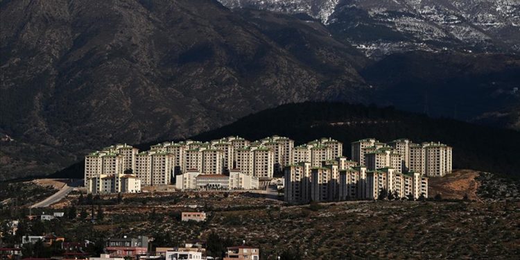 Kamu müteahhitleri deprem konutları için hazırlıklara başladı