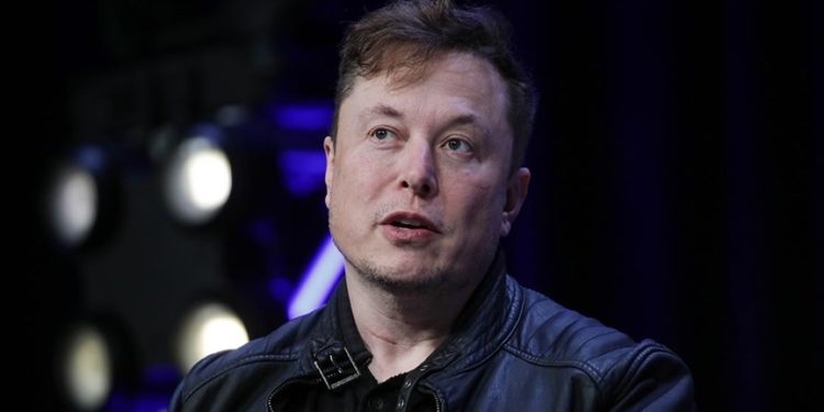 Elon Musk, yapay zeka teknolojisinde ChatGPT’ye rakip olmak için ekip kuruyor