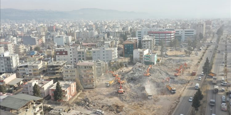 Deprem bölgesindeki 4 ilde bazı firmaların dahilde işleme izin süreleri uzatıldı