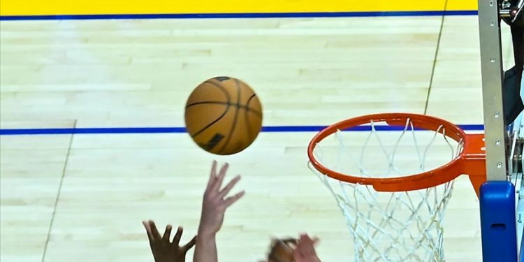 NBA’de Celtics’in liderliğine Knicks son verdi