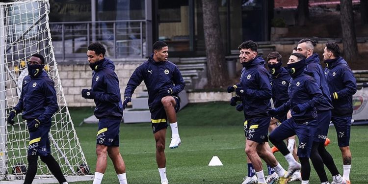 Fenerbahçe 23. hafta erteleme maçında yarın Konyaspor’u ağırlayacak