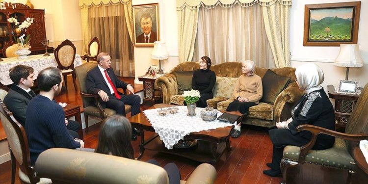Cumhurbaşkanı Erdoğan'dan, Baykal ailesine taziye ziyareti