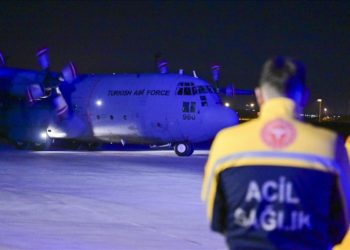 İstanbul'a TSK'nın kargo uçağıyla 38 yaralı depremzede getirildi