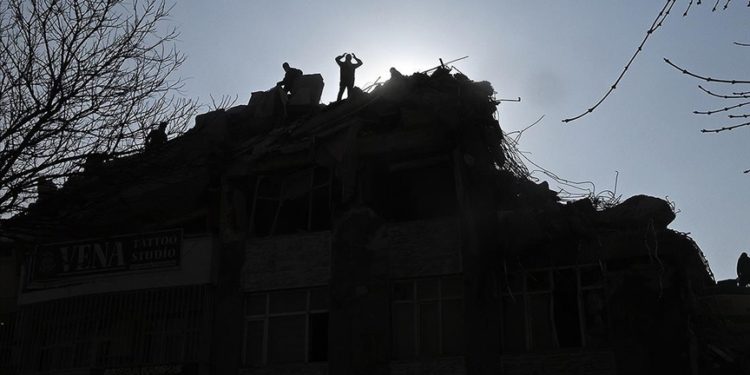 Deprem travması yaşa göre değişen belirtilerle kendisini gösteriyor