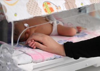 Hatay’daki sağlık çalışanları yeni doğan bebeklerle teselli buluyor