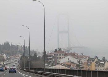 İstanbul'un bazı ilçeleri ile Boğaz'da sis etkili oldu