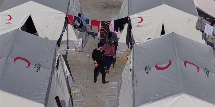 Malatya’daki fuar merkezi “yaşam alanı” olarak depremzedelerin hizmetinde