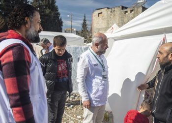 “Yeryüzü Doktorları” Adıyaman’da depremzedeleri sağlık kontrolünden geçiriyor