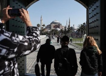 Türkiye yılın ilk ayında 2 milyonu aşkın yabancı ziyaretçi ağırladı