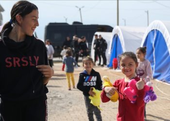 Beşiktaş taraftarının depremzede çocuklara gönderdiği oyuncaklar Kahramanmaraş'a ulaştı