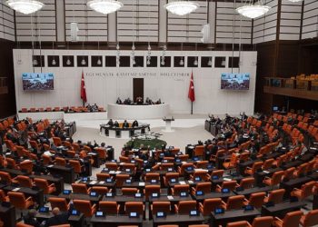 Meclis kamuya olan borçların yapılandırılmasını da içeren kanun teklifini yasalaştırmak için mesai yapacak