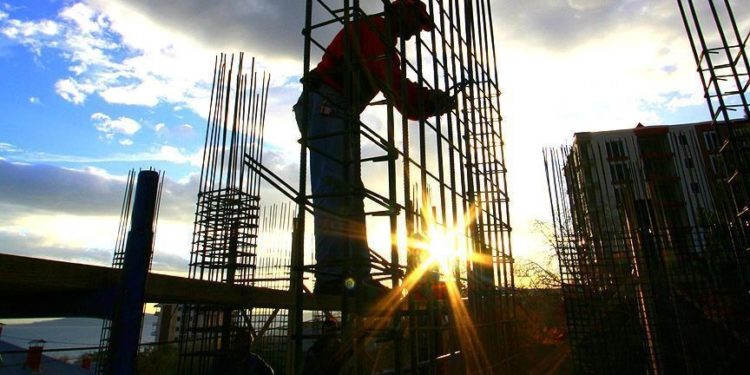 Geçici işçiler Meclis tatile girmeden kadro hakkı istiyor