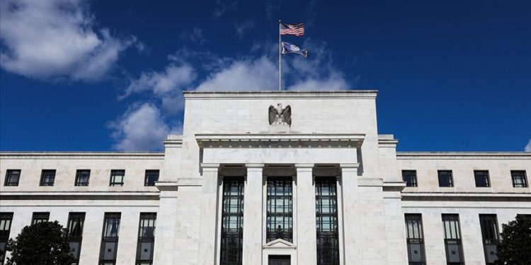Fed enflasyona karşı daha fazla faiz artırımının gerektiğini belirtti