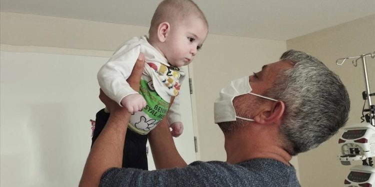9 aylık bebek, ağabeyinden nakledilen ilikle sağlığına kavuştu