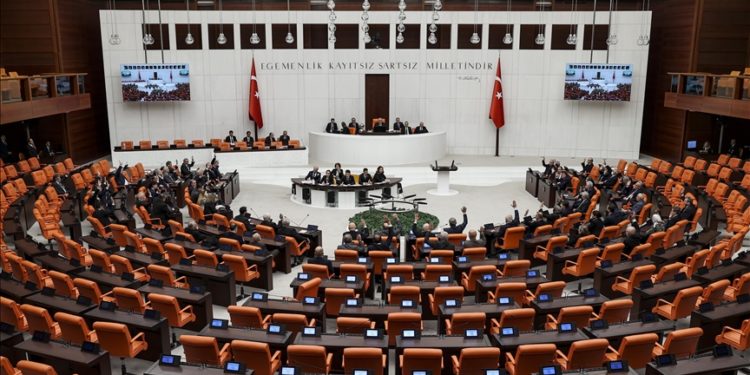 Türk Arkeoloji ve Kültürel Miras Vakfı kurulmasını içeren teklif yasalaştı