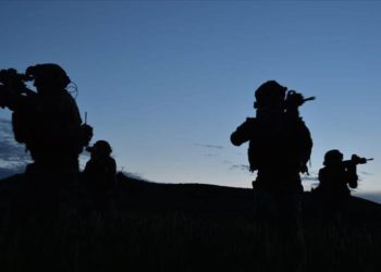 Pençe-Kilit operasyonu bölgesinde PKK'lı 2 terörist teslim oldu