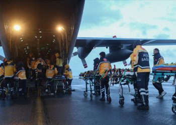 Deprem bölgesinden İstanbul'a getirilen 993 yaralının tedavisi devam ediyor