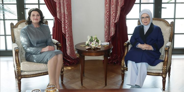 Emine Erdoğan'dan Litvanya Cumhurbaşkanı'nın eşi Diana Nausediene'ye teşekkür