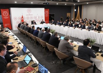 Sağlık Bakanı Koca, İstanbul'daki kamu hastanelerinin başhekimleriyle bir araya geldi