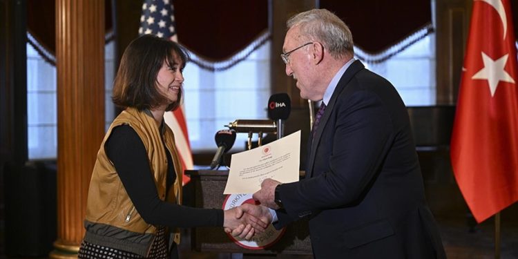 Türkiye’nin Washington Büyükelçiliğinde, deprem yardım kampanyası gönüllülerine teşekkür töreni