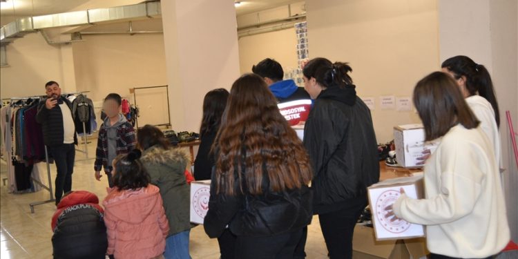 Iğdır'da koruma altındaki çocuklar topladıkları parayla depremzede akranlarını giydirecek