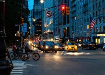 ABD'de işsizlik maaşı başvuruları beklentileri aştı