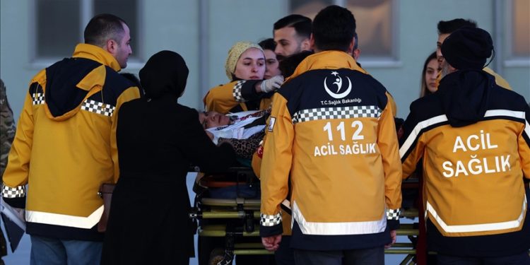 Deprem bölgelerinden İstanbul'a getirilen 1124 yaralının tedavisi sürüyor
