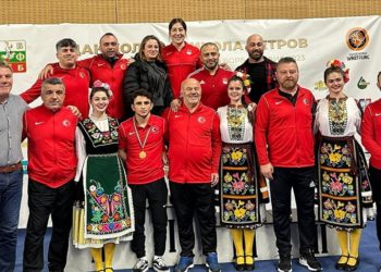 Milli güreşçiler Yasemin Adar ve Ahmet Duman, Bulgaristan'da şampiyon oldu