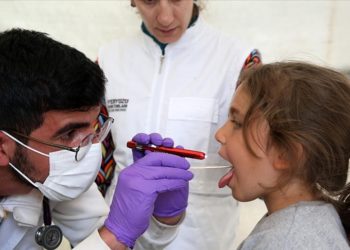 "Yeryüzü Doktorları" Adıyaman'da depremzedelere şifa dağıtıyor