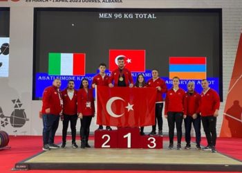 Milli halterci Sami Baki, yıldızlarda dünya şampiyonu oldu