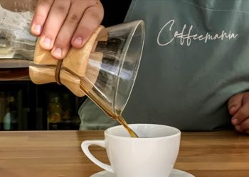 Kahve tüketenler daha fazla adım atıyor ancak daha az uyuyor