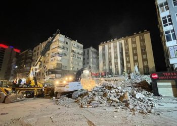 Şanlıurfa'da yıkılan binanın enkazındaki arama kurtarma çalışmaları tamamlandı