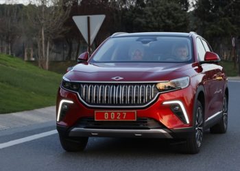 Bakan Nebati, yerli ve milli otomobil Togg ile ilk sürüşünü gerçekleştirdi