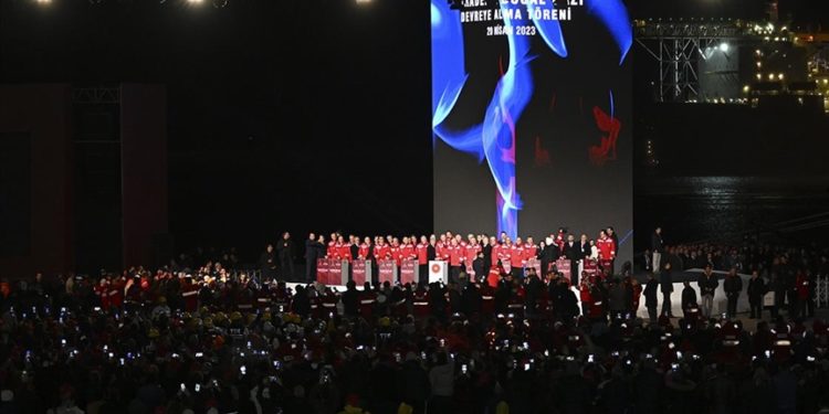 Karadeniz doğal gazı Cumhurbaşkanı Erdoğan'ın yaktığı meşale ile karaya ulaştırılmaya başladı