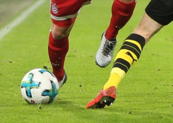 Bayern Münih, Borussia Dortmund’u 4-2 mağlup ederek liderliği geri aldı