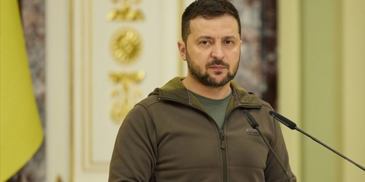 Zelenskiy’den Rus ordusunun ihtiyaçlarını karşılayan işletmelere yaptırım kararı
