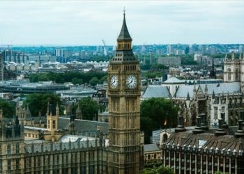 İngiltere’de konut fiyatları martta yıllık bazda yüzde 1,6 arttı