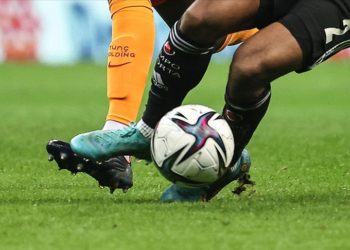 Beşiktaş, Galatasaray maçı hakeminin yapay zekayla atanmasını talep etti