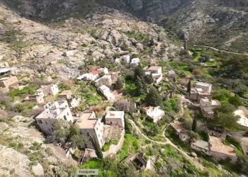 Bodrum'daki 800 yıllık tarihi Karakaya köyü FPV dronla görüntülendi