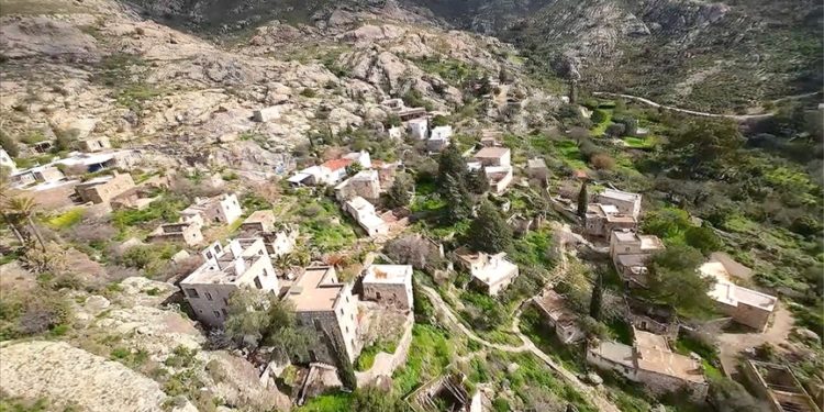 Bodrum'daki 800 yıllık tarihi Karakaya köyü FPV dronla görüntülendi
