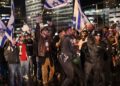 İsrailliler Netanyahu’nun erteleme kararına rağmen “yargı reformu” protestolarına devam etti