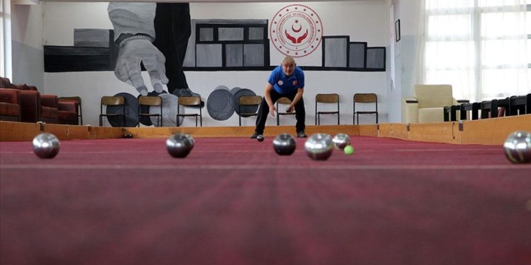 Bocce oynayarak zinde kalan Edirne Huzurevi’nin “70’lik delikanlıları” şampiyonluk hedefliyor